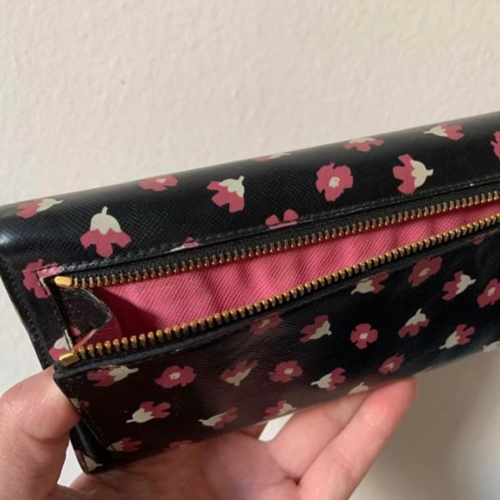 Prada Saffiano Wallet - Picture 5 of 6
